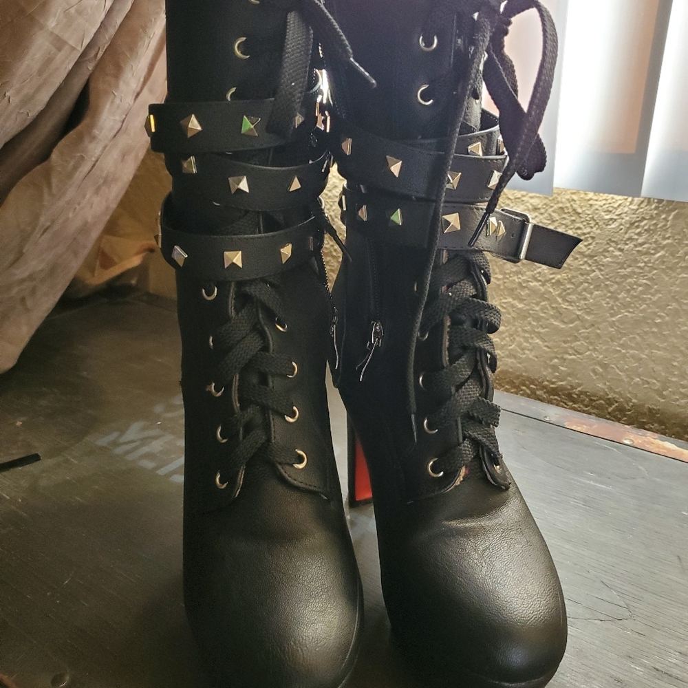 Boots - Picture 1 of 2